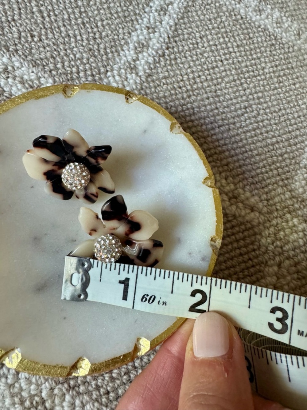 Lele Sadoughi Tortoise Flower Statement Earrings Rhinestone Center - Picture 5 of 5
